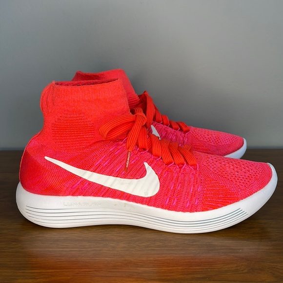 NIKE LunarEpic Flyknit Running Shoe - Picture 2 of 15